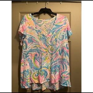 Lilly Pulitzer Etta V-neck shirt